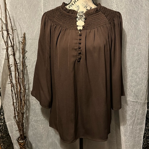 Investments smocked 3/4 sleeve Y-neck partial button front top - Picture 1 of 4